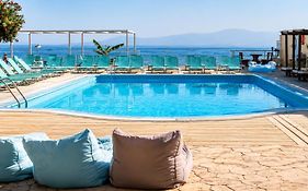 Agnes Beach Hotel Apartments
